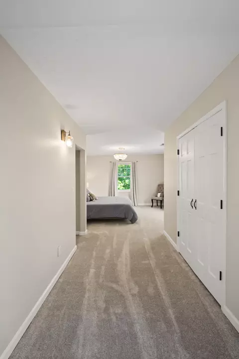 Entry Way - 620 Stone Rd, Paris, KY 40361 photo 12 of 16