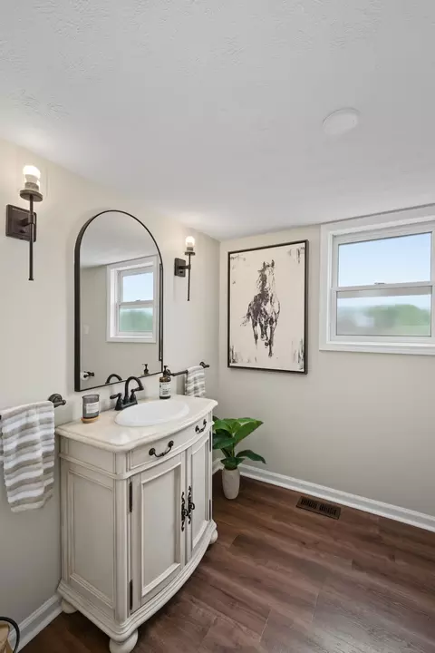 Bath - 620 Stone Rd, Paris, KY 40361 photo 1 of 14