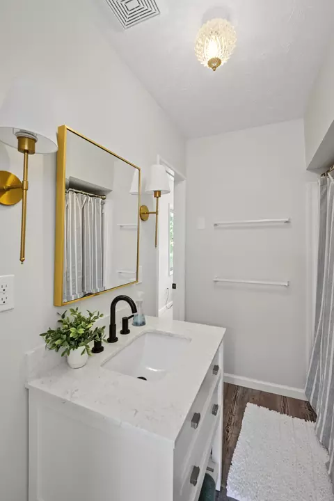 Bath - 620 Stone Rd, Paris, KY 40361 photo 13 of 14