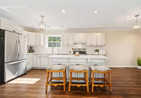 Kitchen - 620 Stone Rd, Paris, KY 40361 photo 4 of 6