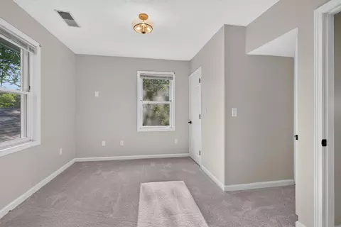 Bedroom - 620 Stone Rd, Paris, KY 40361 photo 5 of 9