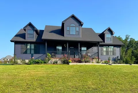 303 Sonny Aaron Dr, Jamestown, KY 42629