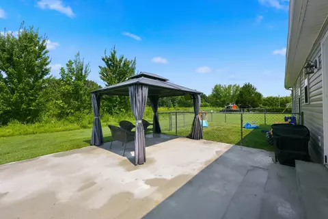 Exterior - 475 Flint Rd, Waco, KY 40385 photo 5 of 7