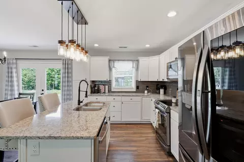 Kitchen - 475 Flint Rd, Waco, KY 40385 photo 2 of 4