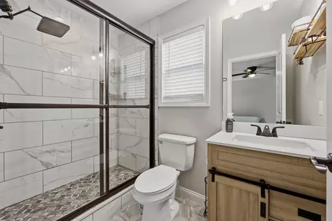 Bath - 475 Flint Rd, Waco, KY 40385 photo 2 of 2