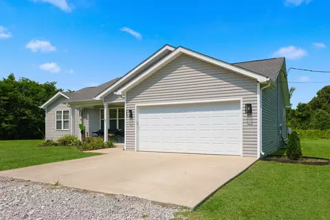 Exterior - 475 Flint Rd, Waco, KY 40385 photo 3 of 7