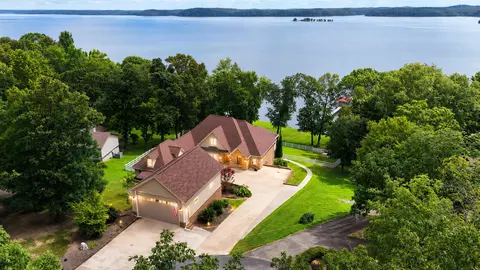 306 Red Water Dr, New Concord, KY 42076