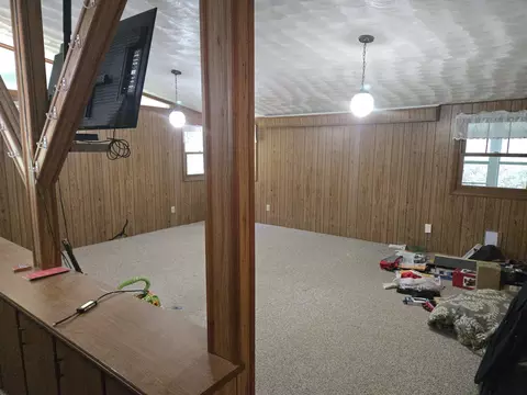 Living - 604 Us 421, Mckee, KY 40447 photo 1 of 3