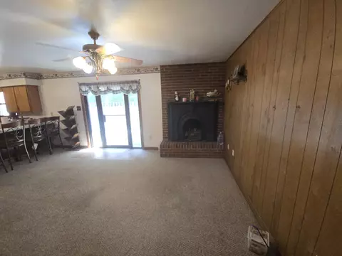 Living - 604 Us 421, Mckee, KY 40447 photo 2 of 3