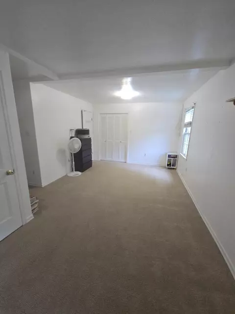 Bedroom - 604 Us 421, Mckee, KY 40447 photo 3 of 6