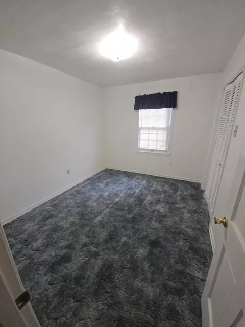 Bedroom - 604 Us 421, Mckee, KY 40447 photo 4 of 6