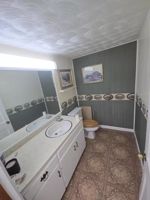 Bath - 604 Us 421, Mckee, KY 40447 photo 1 of 4