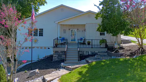 31 2nd St, Kuttawa, KY 42055