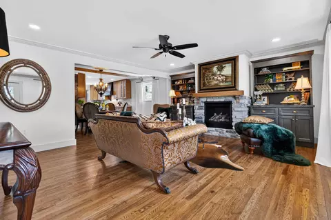 Living - 307 Ford St, Corbin, KY 40701 photo 4 of 4