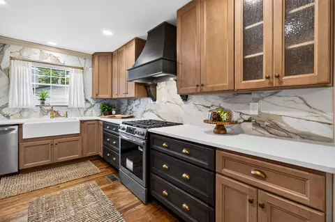 Kitchen - 307 Ford St, Corbin, KY 40701 photo 3 of 7