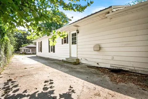 Exterior - 1406 Spruce St, Corbin, KY 40701 photo 6 of 9
