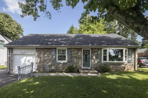 1754 Beacon Hill Rd, Lexington, KY 40504