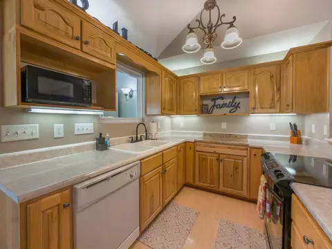 Kitchen - 253 Stoneybrook Rd, Burnside, KY 42519 photo 2 of 3