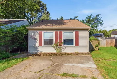 3333 Royal Wood Rd, Lexington, KY 40515