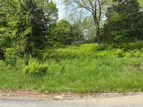 33 Crescent Ct, Lawrenceburg, KY 40342