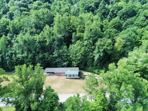 1556 Ky-8, Vanceburg, KY 41179