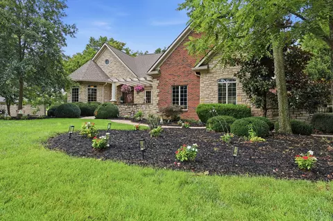 203 Stonegate Dr, Nicholasville, KY 40356