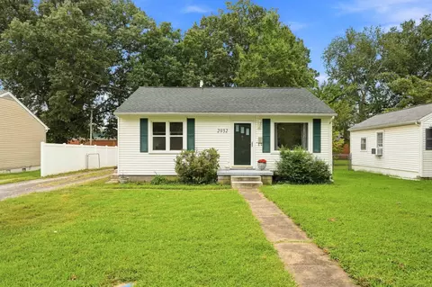 2932 Adams St, Paducah, KY 42001
