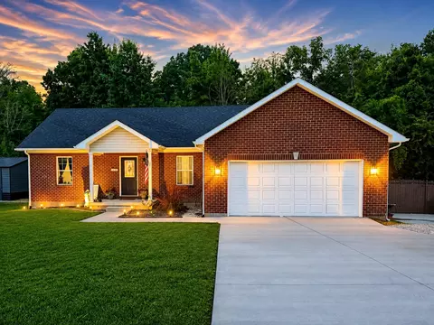 1010 Rainbow Way, Lawrenceburg, KY 40342