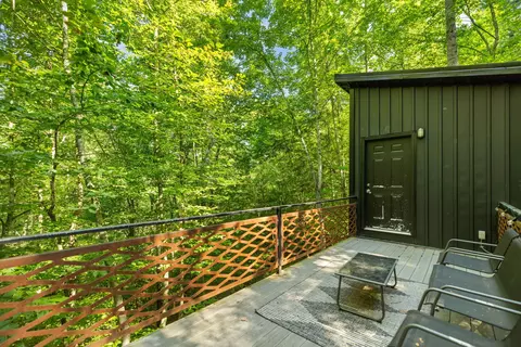 Exterior - 300 Lacy Ln, Campton, KY 41301 photo 6 of 7