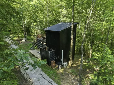 Bath - 300 Lacy Ln, Campton, KY 41301 photo 2 of 6