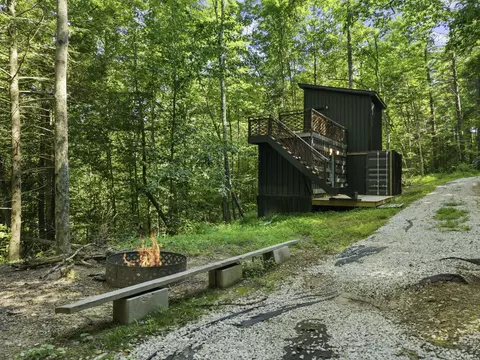 Exterior - 300 Lacy Ln, Campton, KY 41301 photo 4 of 7