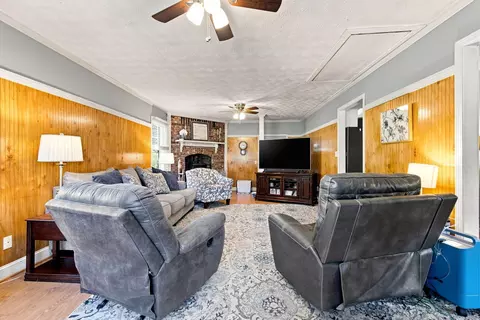 Living - 306 Enid Ct, Georgetown, KY 40324 photo 1 of 2