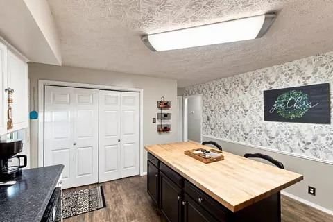 Kitchen - 306 Enid Ct, Georgetown, KY 40324 photo 3 of 4