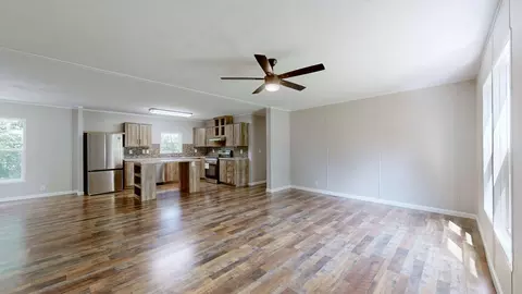 Living - 382 Highland Rd, Murray, KY 42071 photo 2 of 2