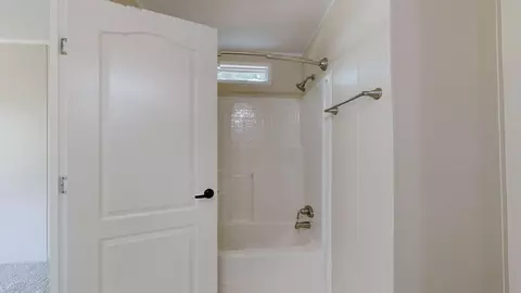 Bath - 382 Highland Rd, Murray, KY 42071 photo 2 of 3