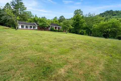 Exterior - 4475 Campton Rd, Stanton, KY 40380 photo 15 of 24