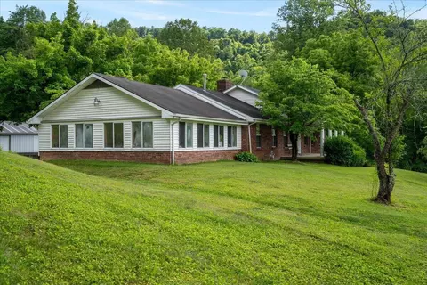 Exterior - 4475 Campton Rd, Stanton, KY 40380 photo 1 of 24