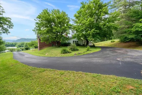 Exterior - 4475 Campton Rd, Stanton, KY 40380 photo 17 of 24