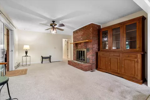 Living - 4475 Campton Rd, Stanton, KY 40380 photo 3 of 6