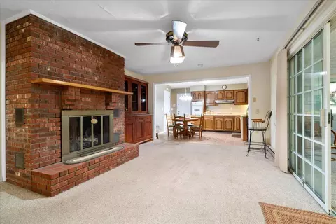 Living - 4475 Campton Rd, Stanton, KY 40380 photo 4 of 6