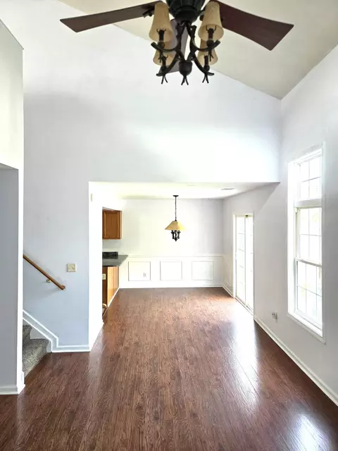Living - 133 River Run Ct, Georgetown, KY 40324 photo 2 of 3