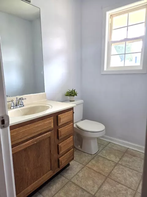 Bath - 133 River Run Ct, Georgetown, KY 40324 photo 1 of 3