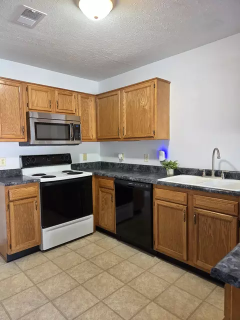 Kitchen - 133 River Run Ct, Georgetown, KY 40324 photo 1 of 2