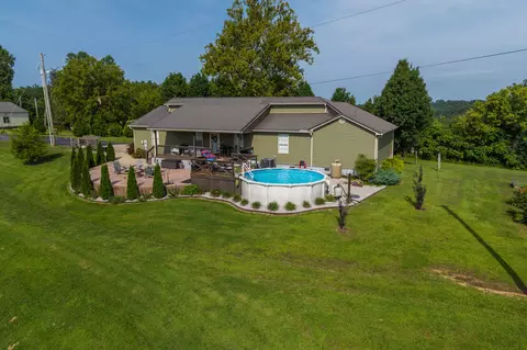 1662 S Tree Tower Rd, Sandgap, KY 40481