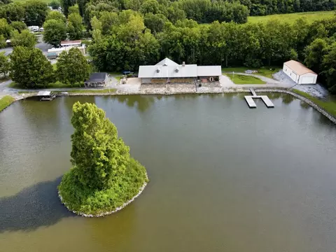 300 Scillion Dr, Calvert City, KY 42029
