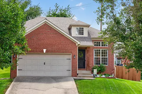 888 Lauderdale Dr, Lexington, KY 40515