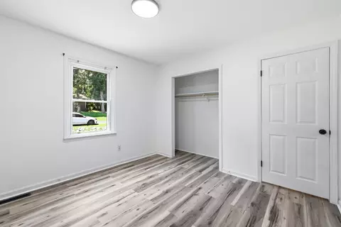 Bedroom - 78 Whispering Oaks Loop, Mayfield, KY 42066 photo 2 of 4