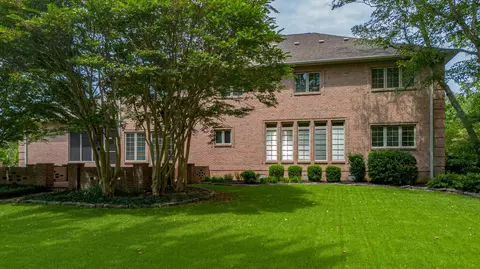 Exterior - 140 Prestwick Pl, Paducah, KY 42001 photo 4 of 15