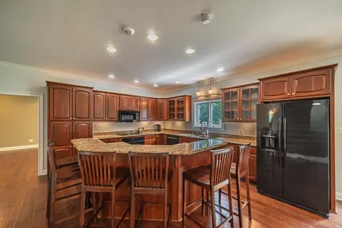 Kitchen - 140 Prestwick Pl, Paducah, KY 42001 photo 2 of 9
