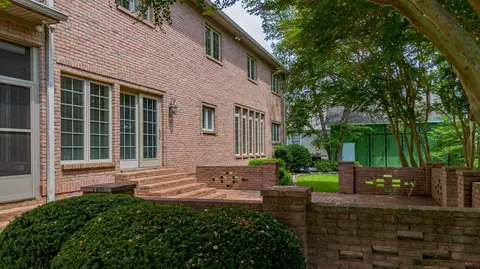 Exterior - 140 Prestwick Pl, Paducah, KY 42001 photo 6 of 15